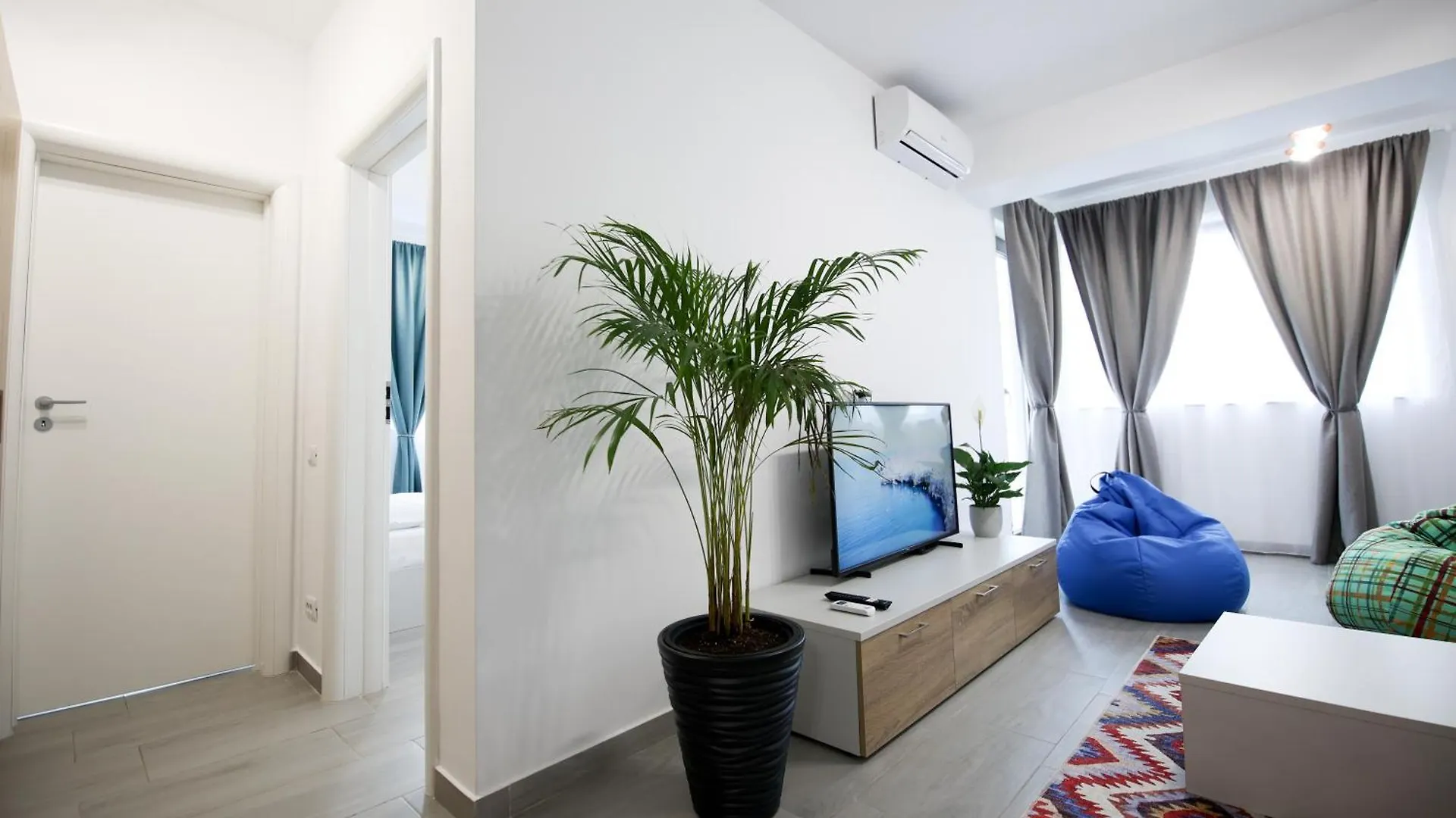 Apartment Vitan Central Oasis - Free Secured Private Parking - Self Check-In - Bucharest