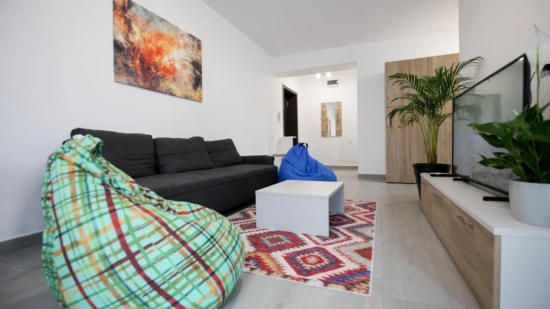 Vitan Central Oasis - Free Secured Private Parking - Self Check-In - Bucharest Apartment
